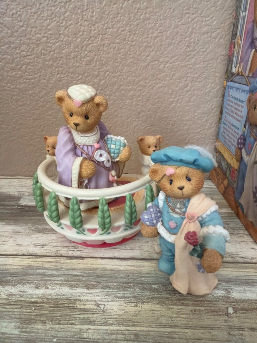 1996 Cherished Teddies Romeo & Juliet Bear Figurines and Base w/Box No Backdrop